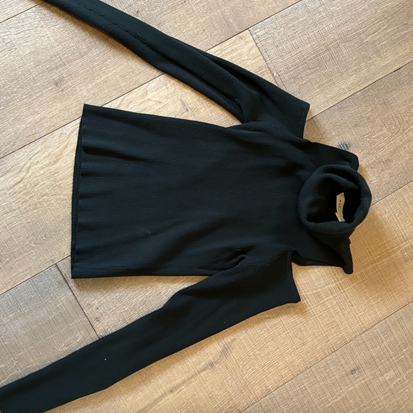 ALC turtleneck sweater - Picture 3 of 5